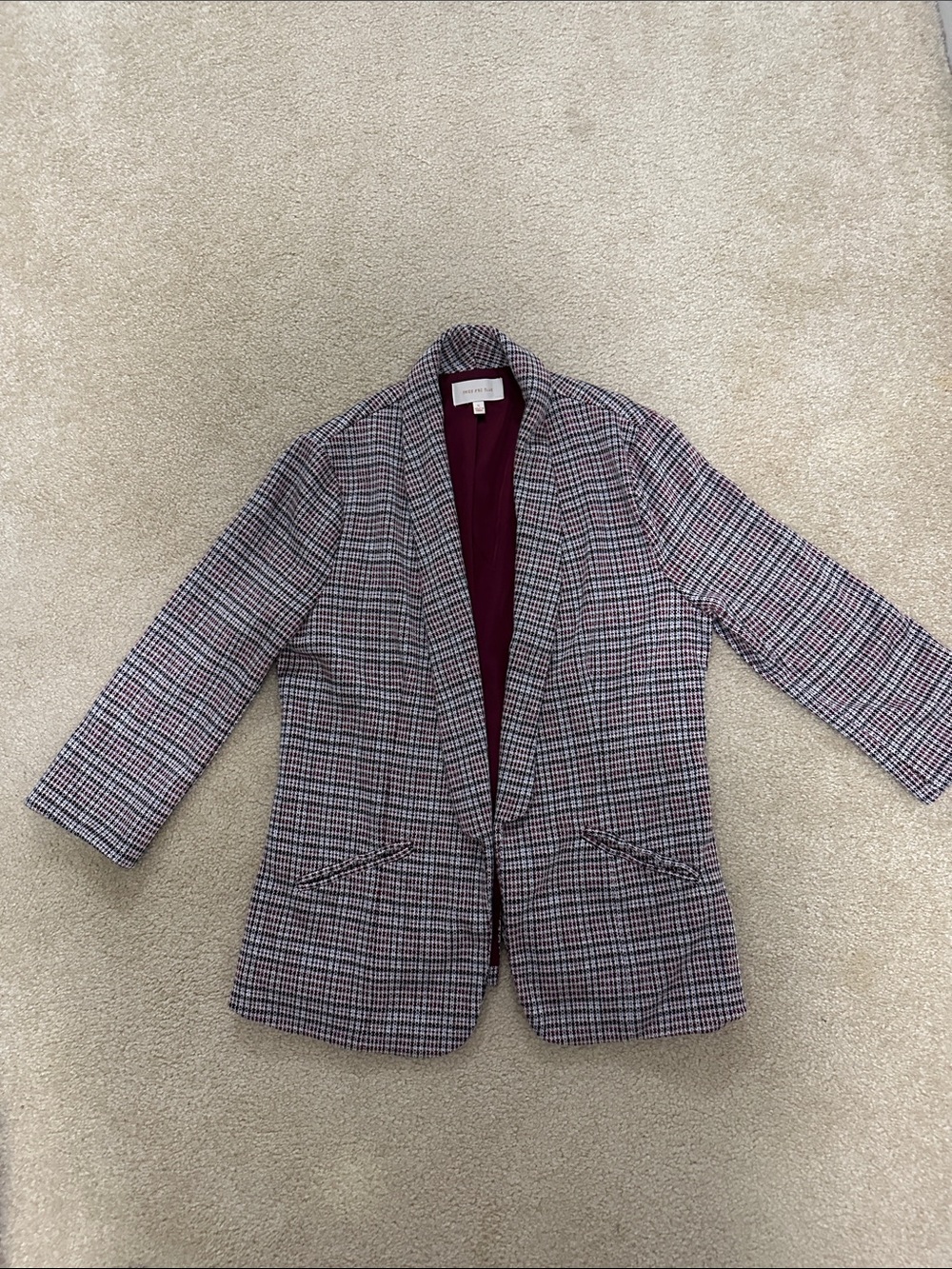 Skies Are Blue Houndstooth Plaid Blazer with Burgundy Lining